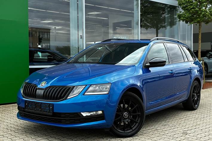 Blå Skoda Octavia fra 2020