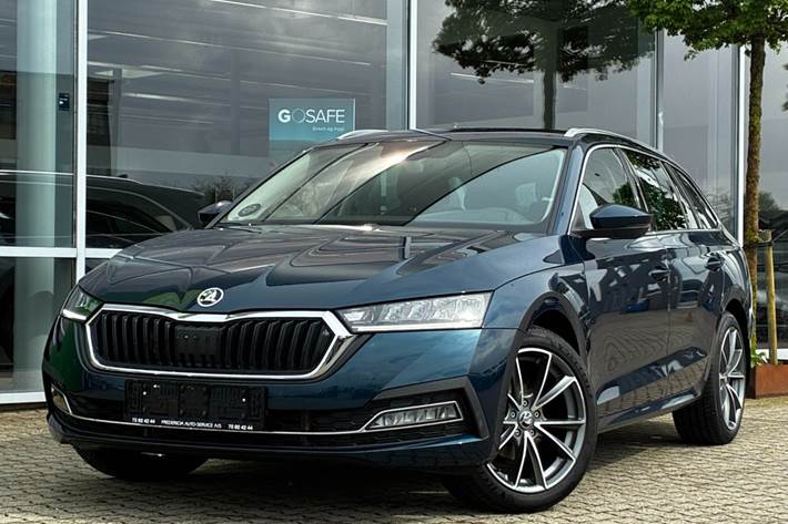Blå Skoda Octavia fra 2024