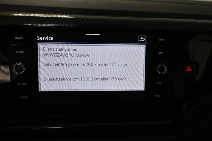 Grå VW Polo fra 2023