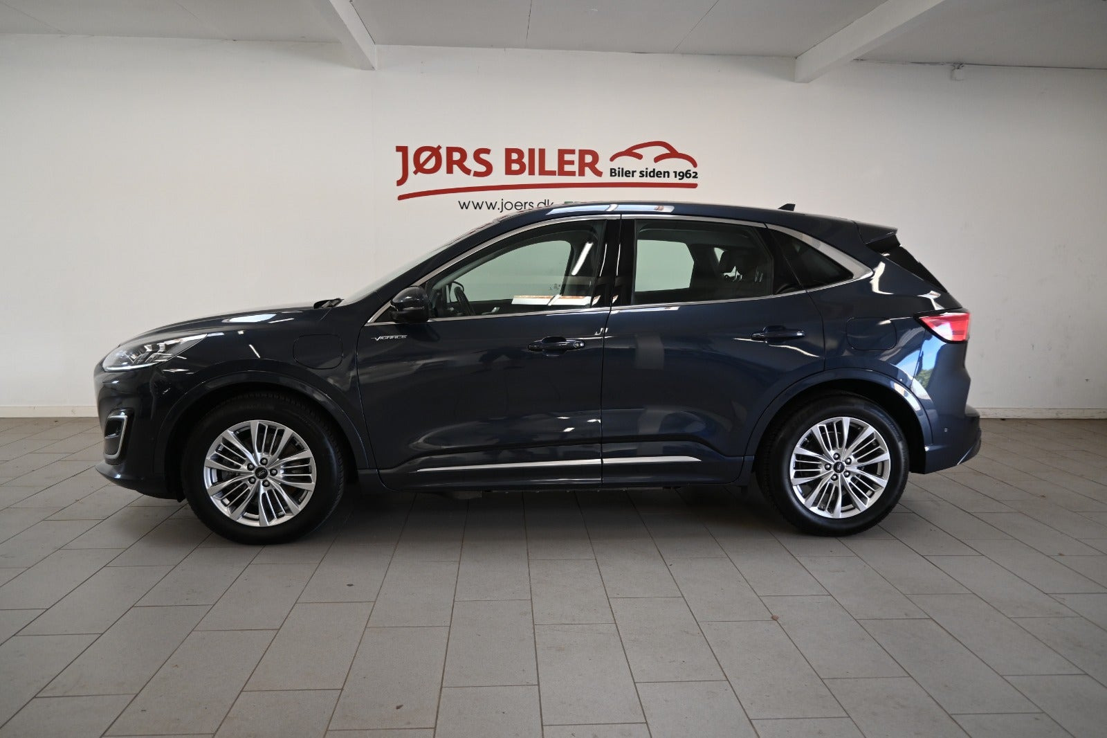 Grå Ford Kuga fra 2020