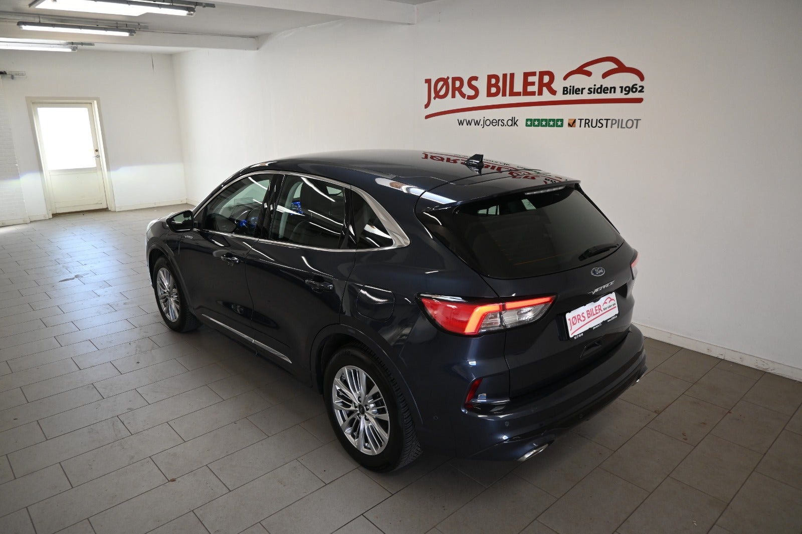 Grå Ford Kuga fra 2020