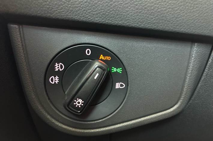 Hvid VW Polo fra 2023