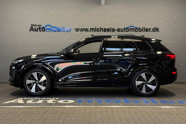 Sort Audi Q6 e-tron fra 2025