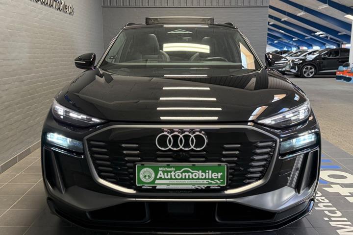 Sort Audi Q6 e-tron fra 2025