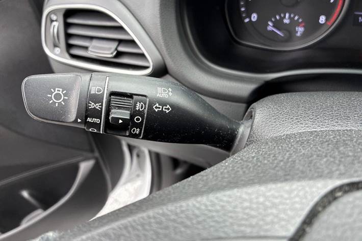 Hvid Hyundai i30 fra 2020