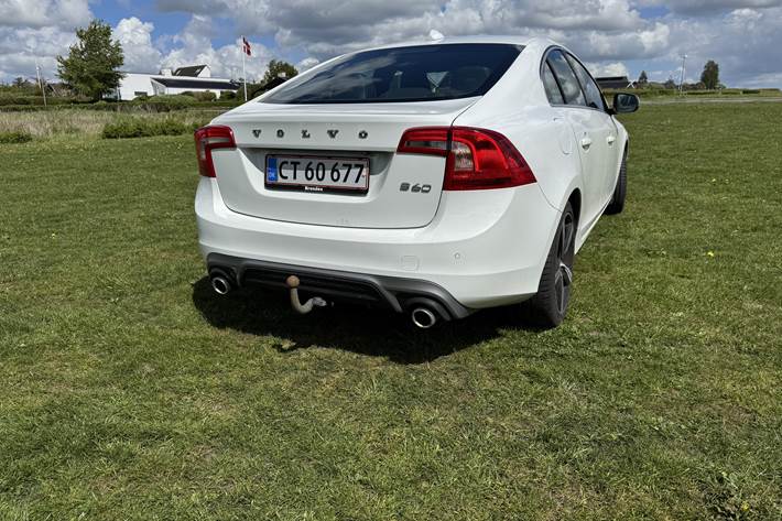 Hvid Volvo S60 fra 2017