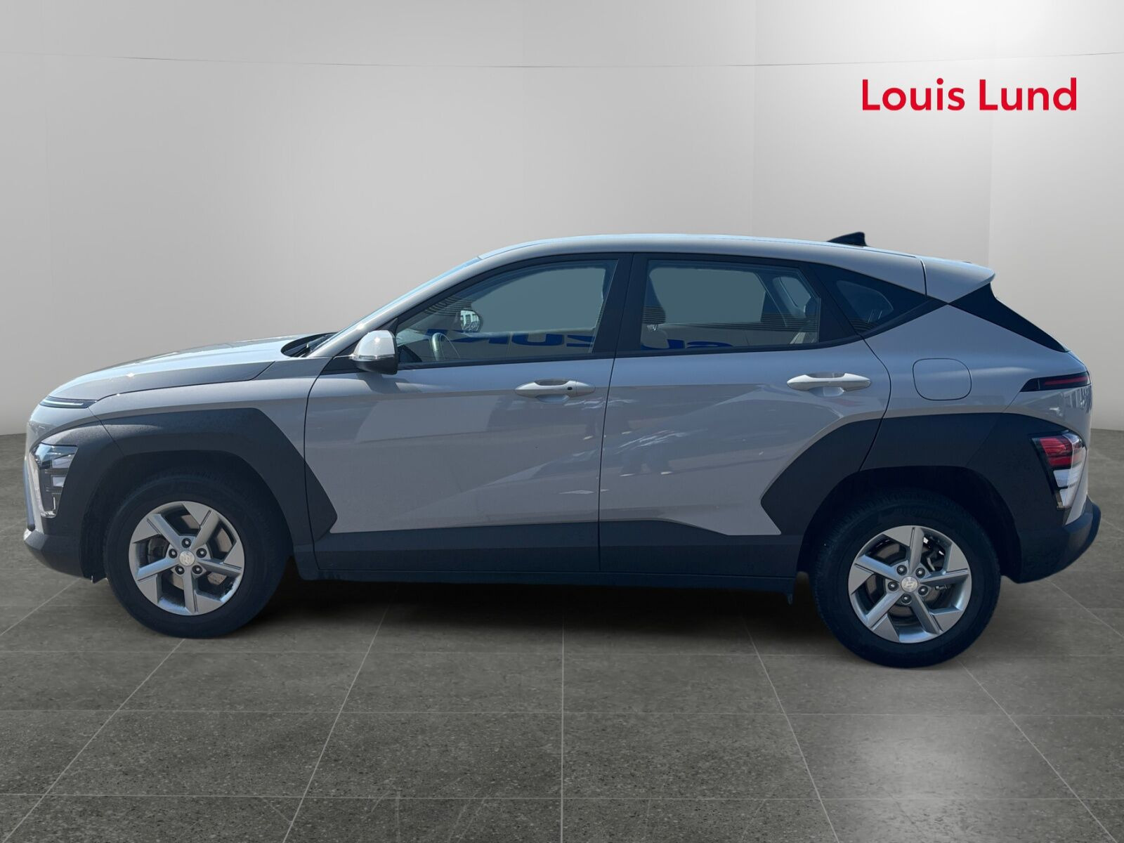 Grå Hyundai Kona fra 2023