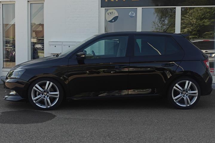 Sort Skoda Fabia fra 2017
