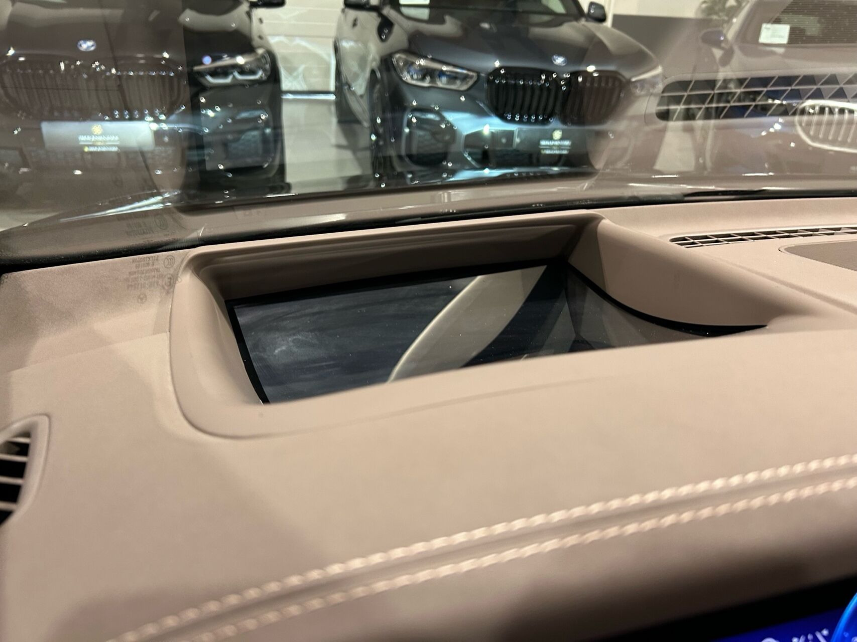 Sort Mercedes EQS 580 fra 2022