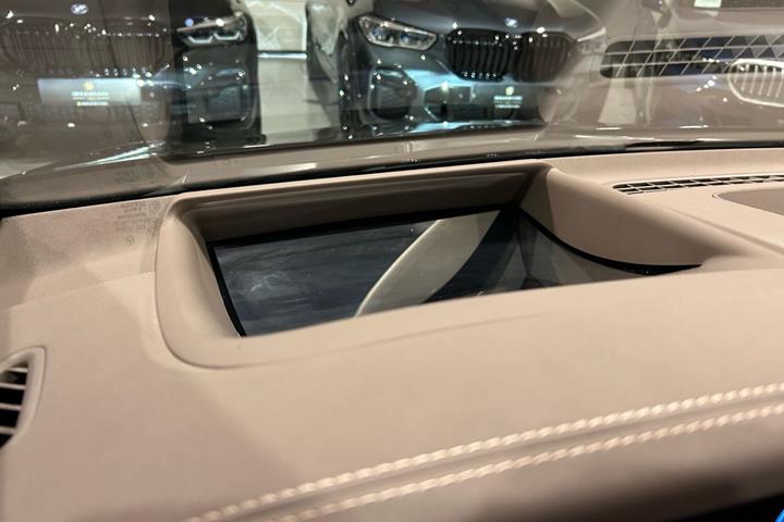 Sort Mercedes EQS 580 fra 2022