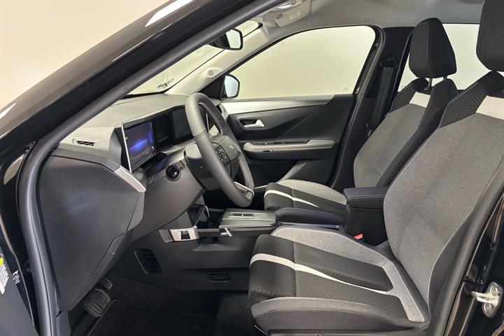 Sort Opel Frontera fra 2025