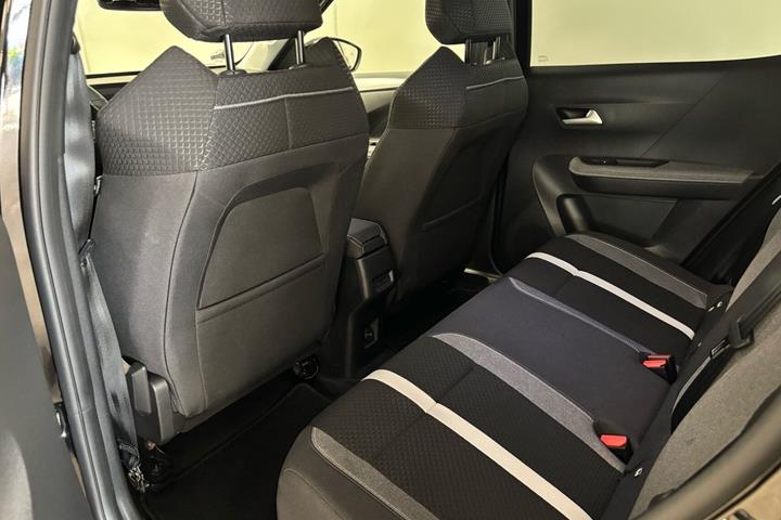 Sort Opel Frontera fra 2025