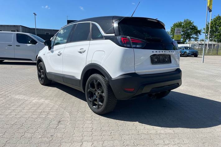 Hvid Opel Crossland fra 2023