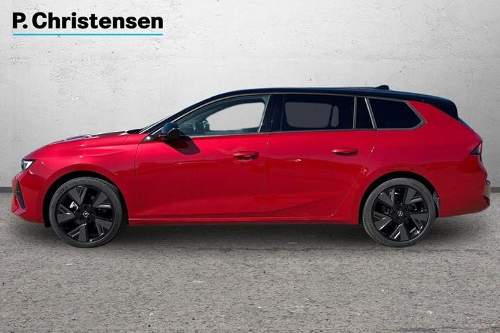 Rød Opel Astra-e fra 2024