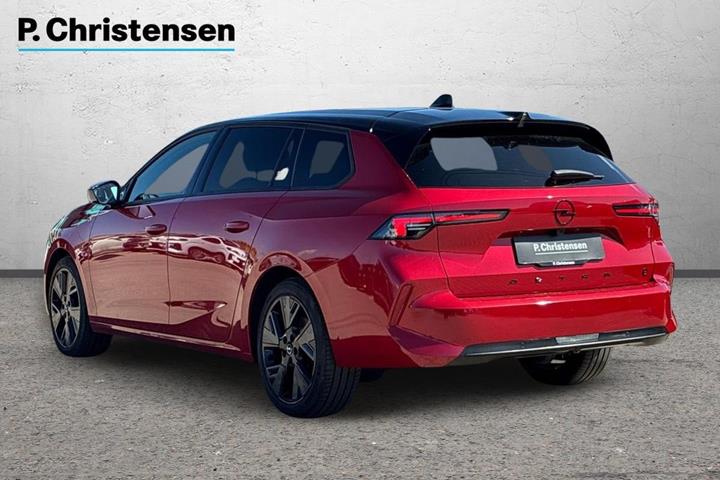Rød Opel Astra-e fra 2024