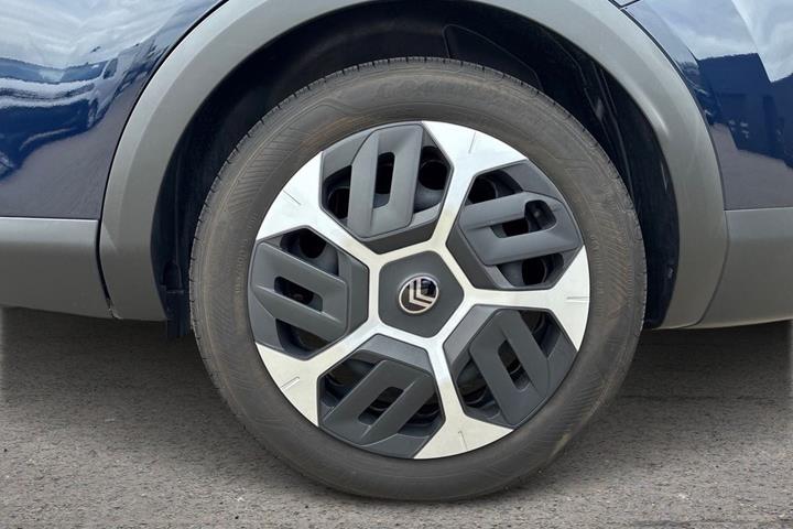 Blå Citroën ë-C4 X fra 2025