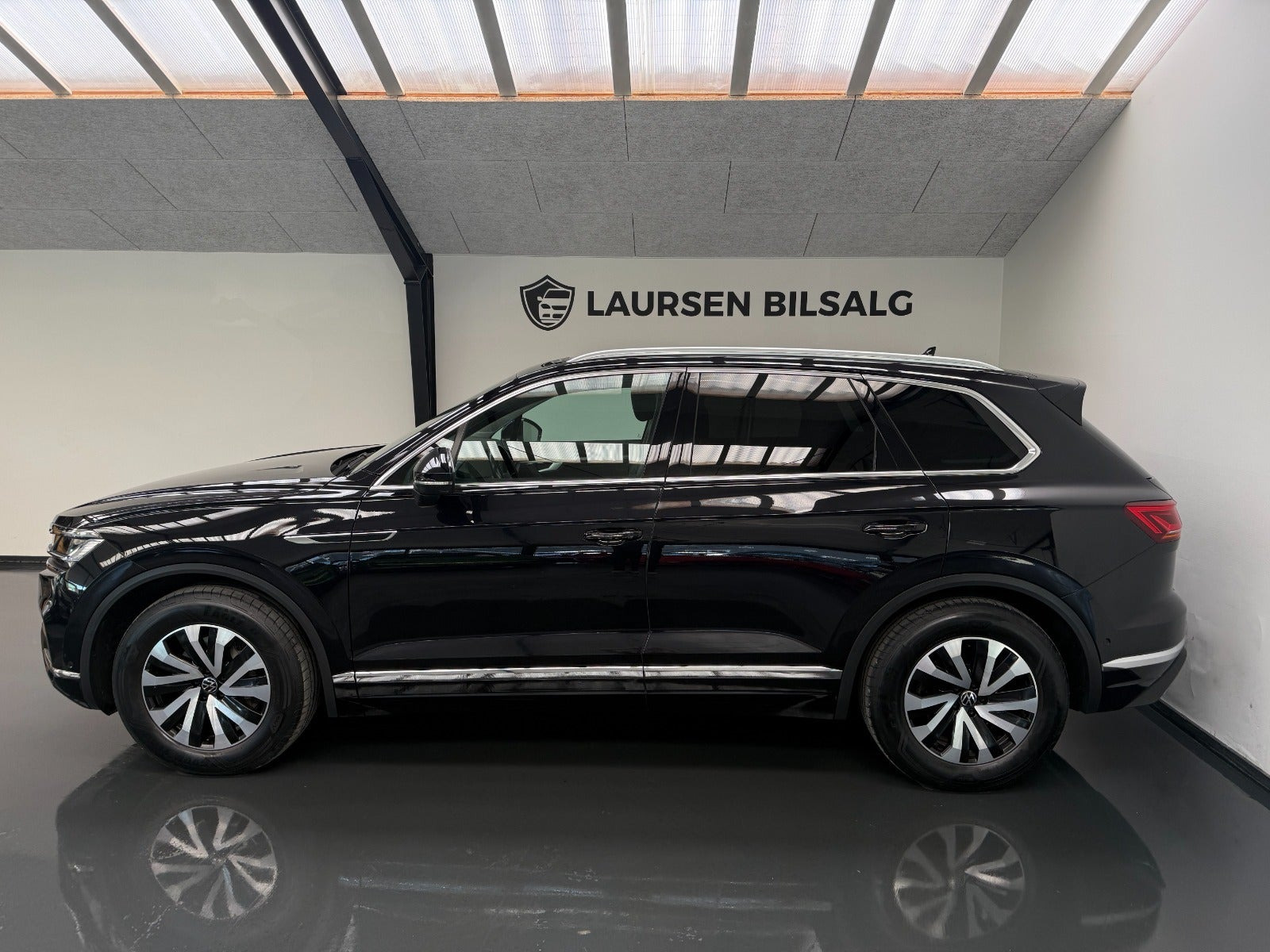 Sort VW Touareg fra 2021