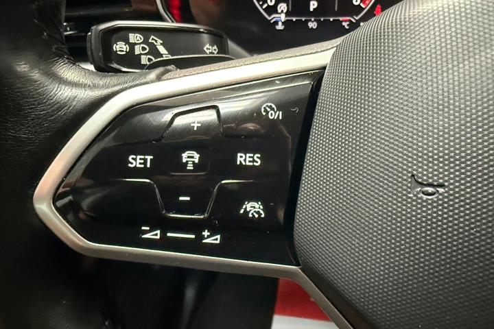 Sort VW Touareg fra 2021