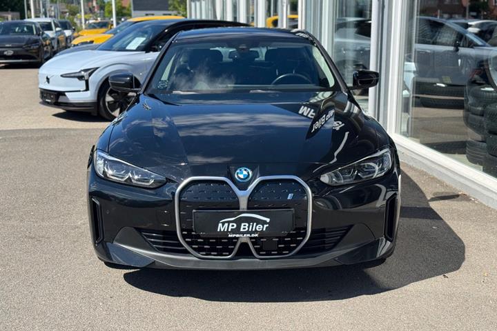 Sort BMW i4 fra 2023
