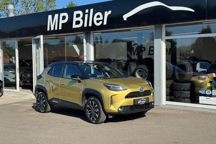 Gul Toyota Yaris Cross fra 2023