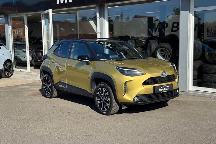 Gul Toyota Yaris Cross fra 2023