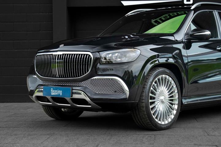 Sort Mercedes GLS600 fra 2022