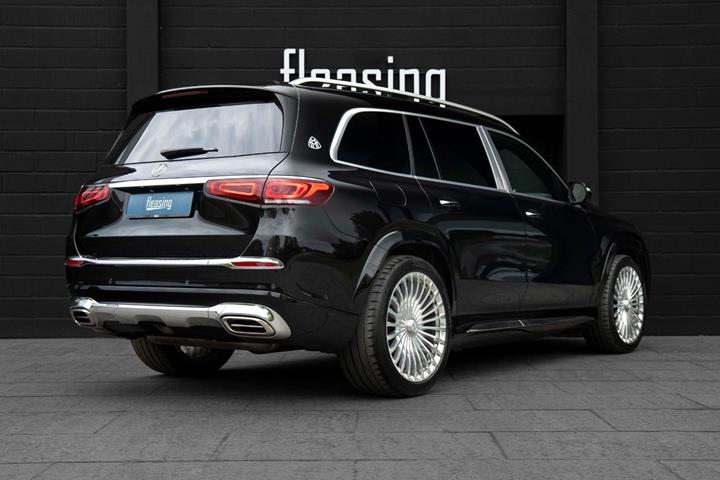 Sort Mercedes GLS600 fra 2022