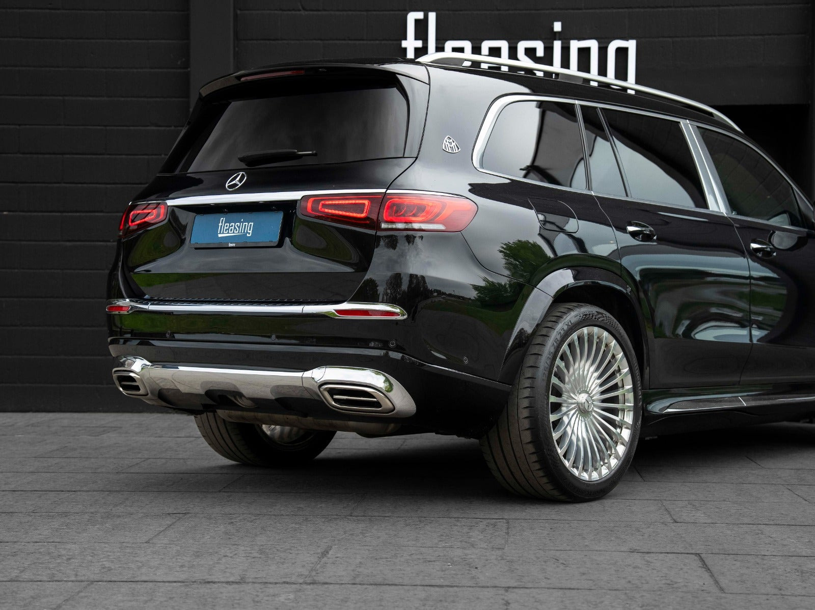 Sort Mercedes GLS600 fra 2022