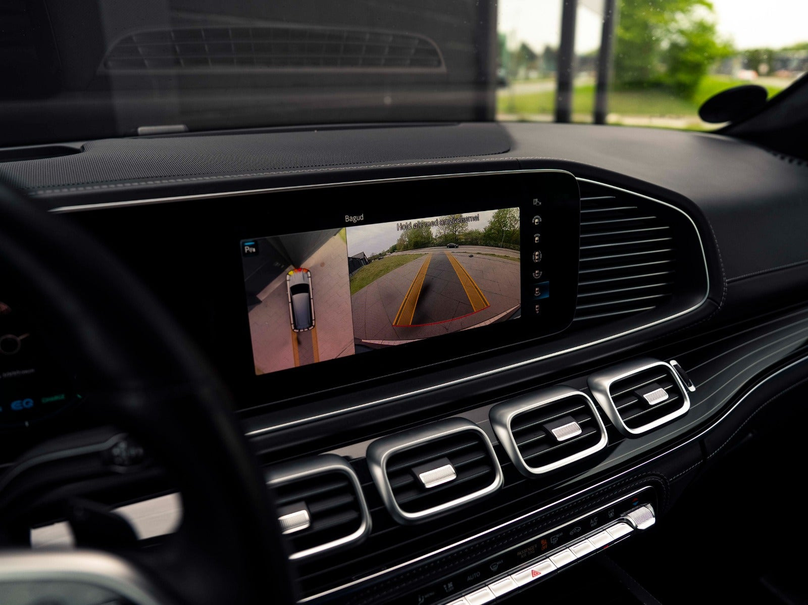 Sort Mercedes GLS600 fra 2022