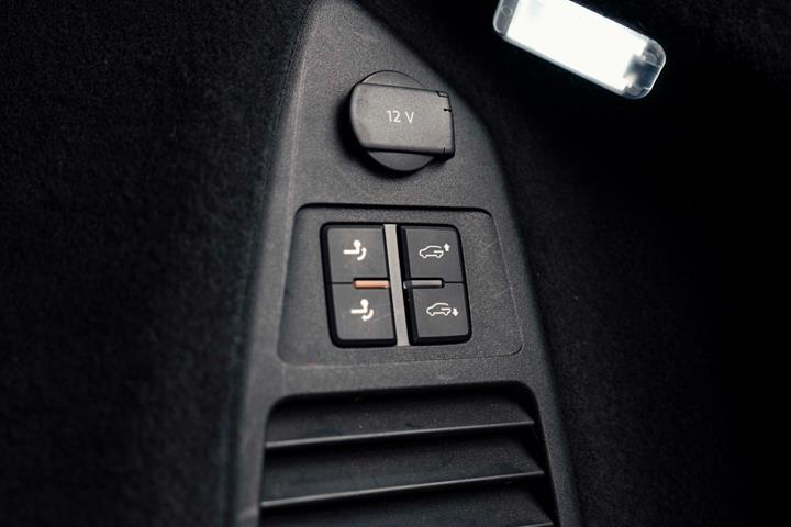Grå VW Touareg fra 2022