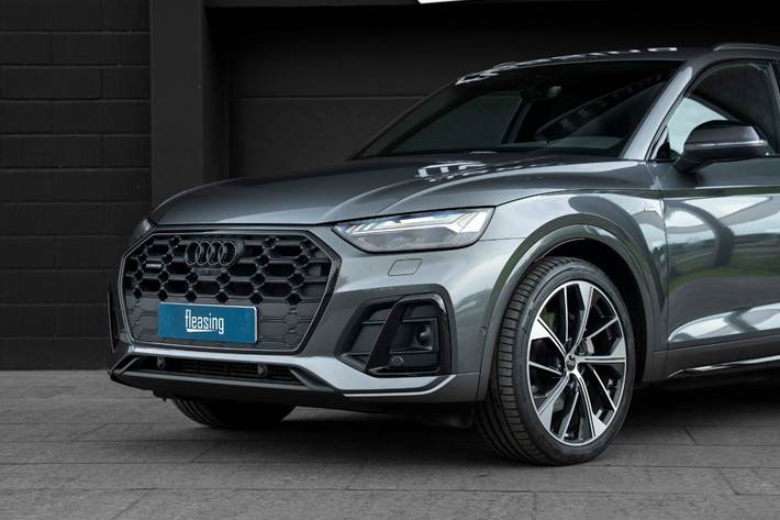 Grå Audi Q5 fra 2021