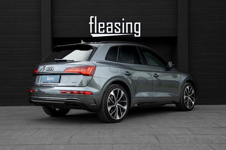 Grå Audi Q5 fra 2021