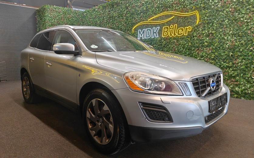 Volvo XC60 2,4 D5 215 Momentum aut. AWD