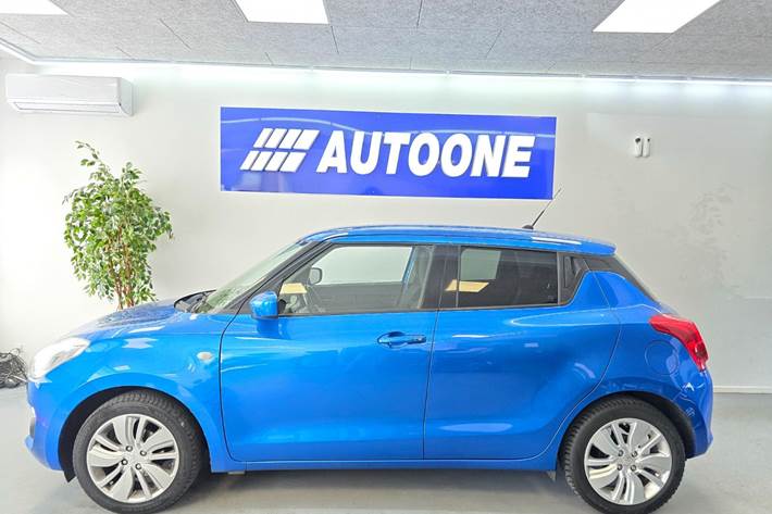 Blå Suzuki Swift fra 2020