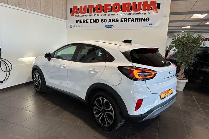 Hvid Ford Puma fra 2025