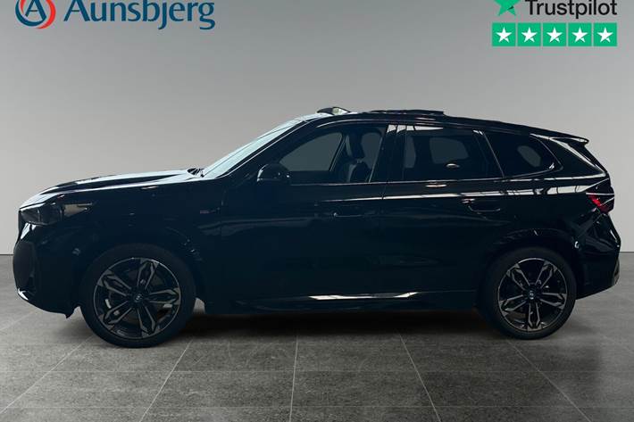 Sort BMW iX1 fra 2023