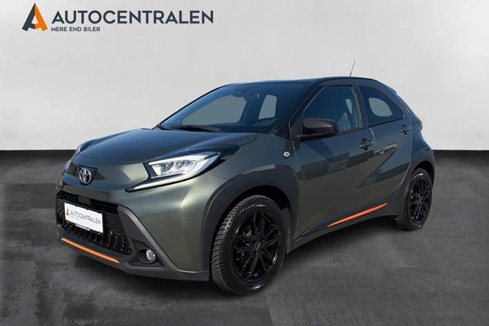 Grøn Toyota Aygo X fra 2022 set udefra