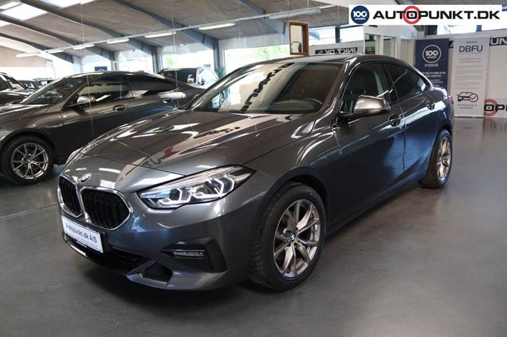 Grå BMW 218i fra 2020