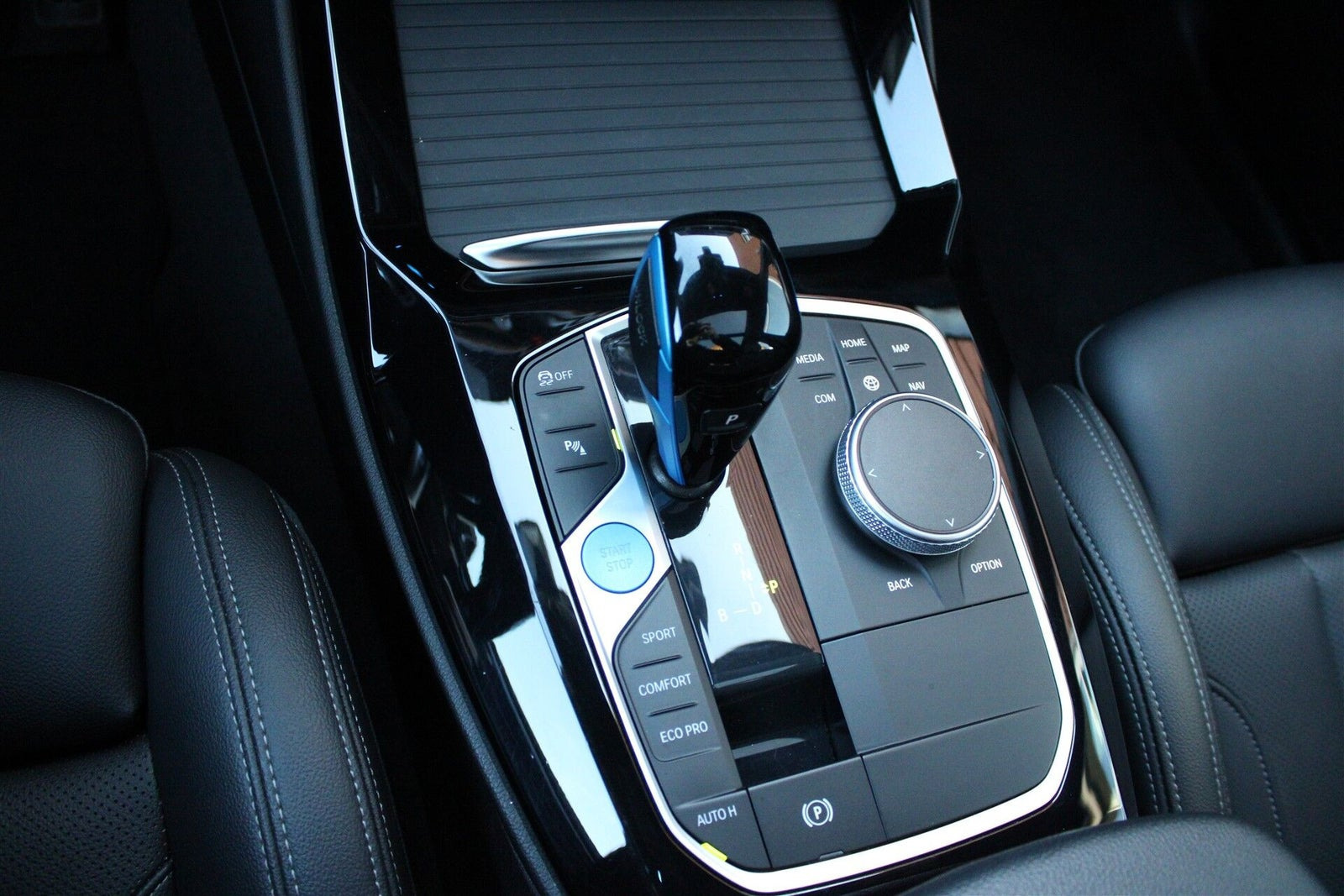 Sort BMW iX3 fra 2023