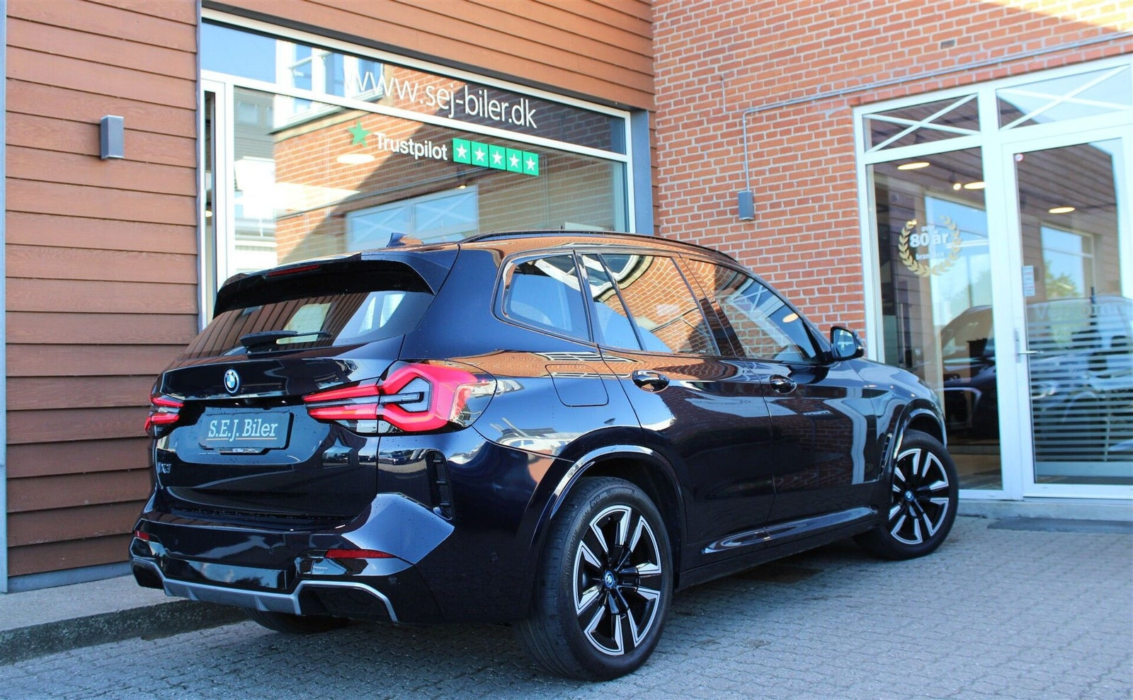 Sort BMW iX3 fra 2023