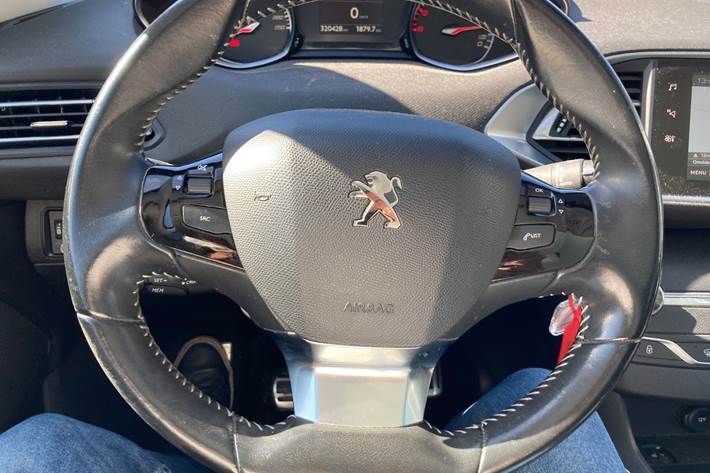 Sort Peugeot 308 fra 2018
