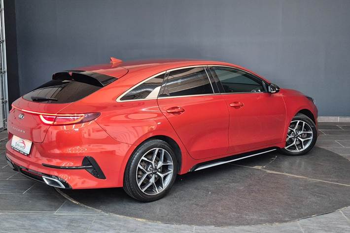 Orange Kia ProCeed fra 2020