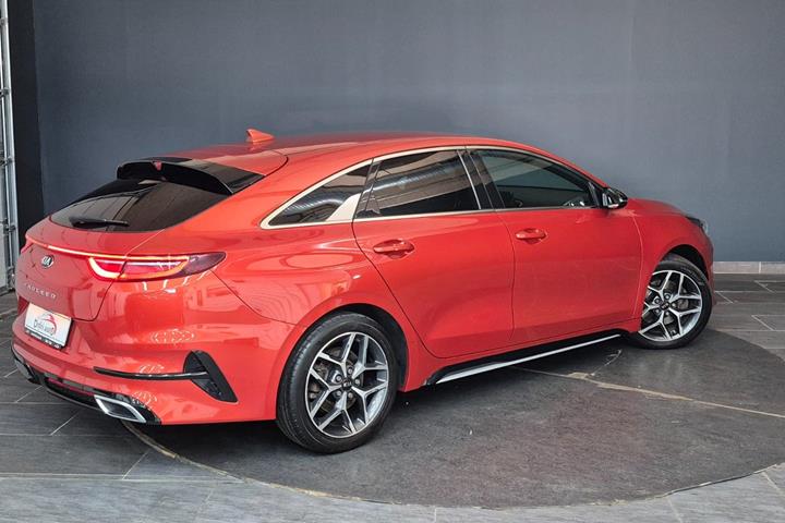 Orange Kia ProCeed fra 2020
