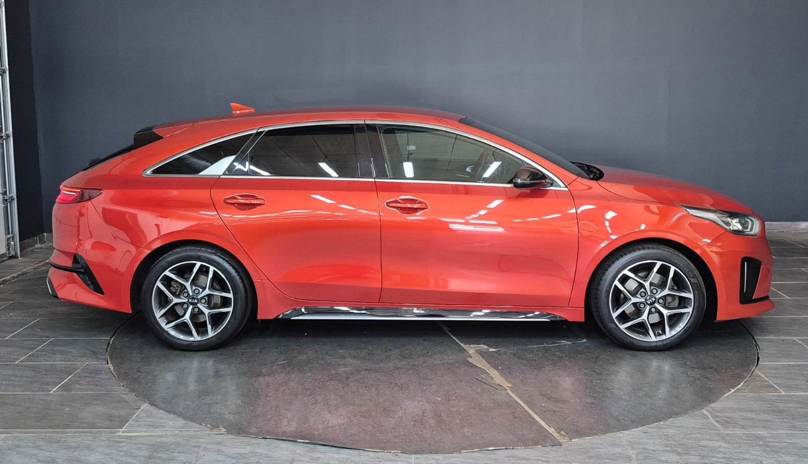 Orange Kia ProCeed fra 2020