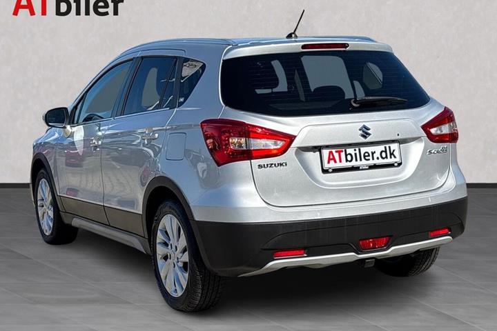 Sølv Suzuki S-Cross fra 2020