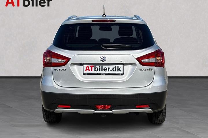 Sølv Suzuki S-Cross fra 2020