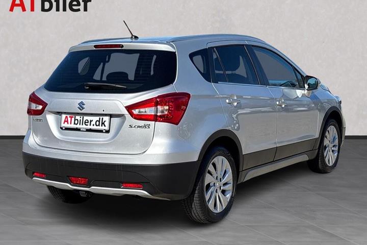 Sølv Suzuki S-Cross fra 2020
