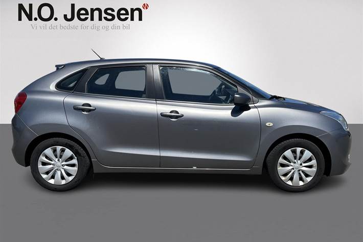 Grå Suzuki Baleno fra 2017