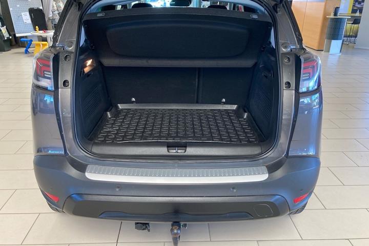 Grå Opel Crossland fra 2023