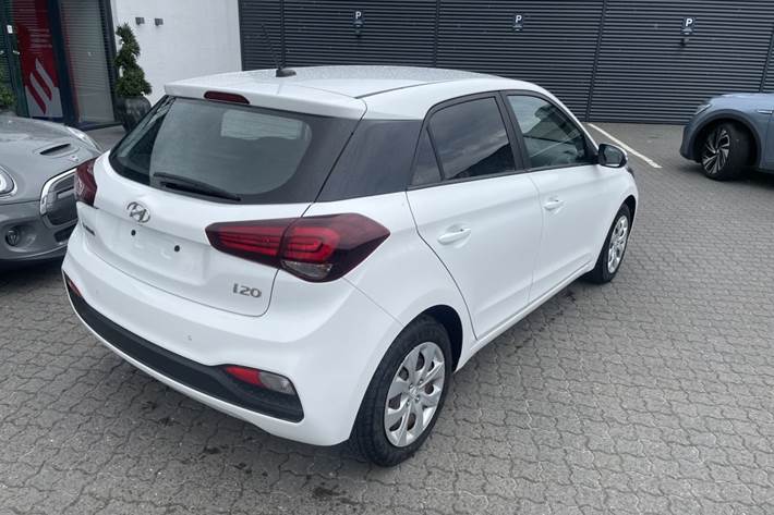 Hvid Hyundai i20 fra 2018